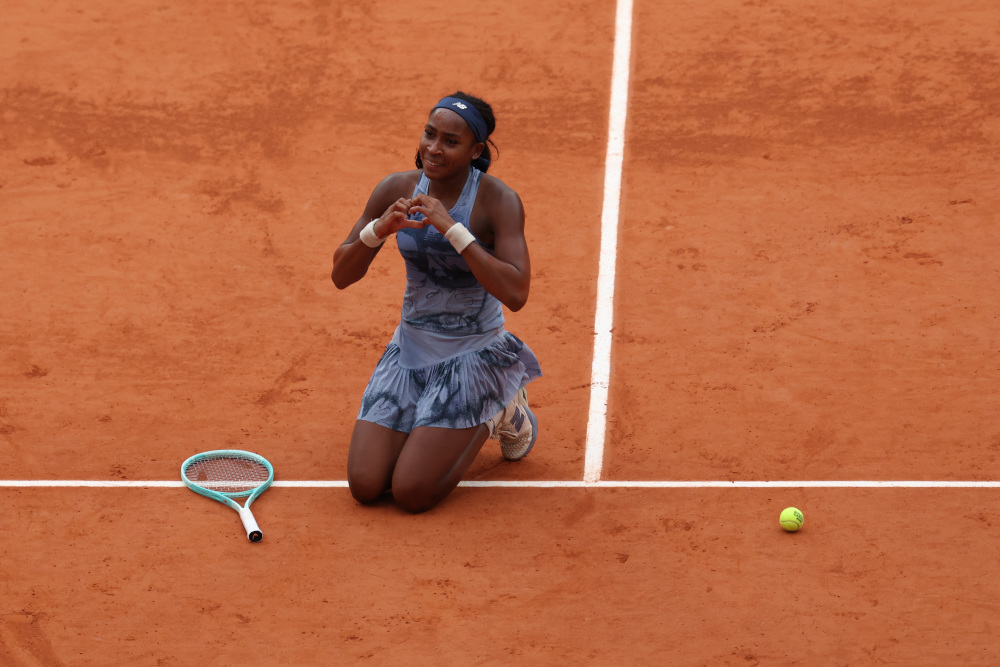 也展示了他 也展示了他