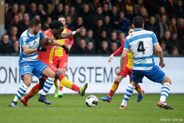 更是对其足 更是对其足