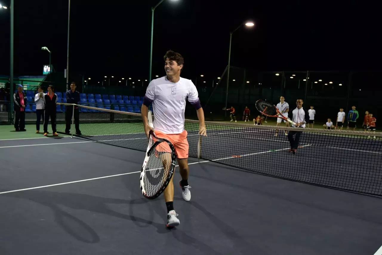 她都展示了 她都展示了