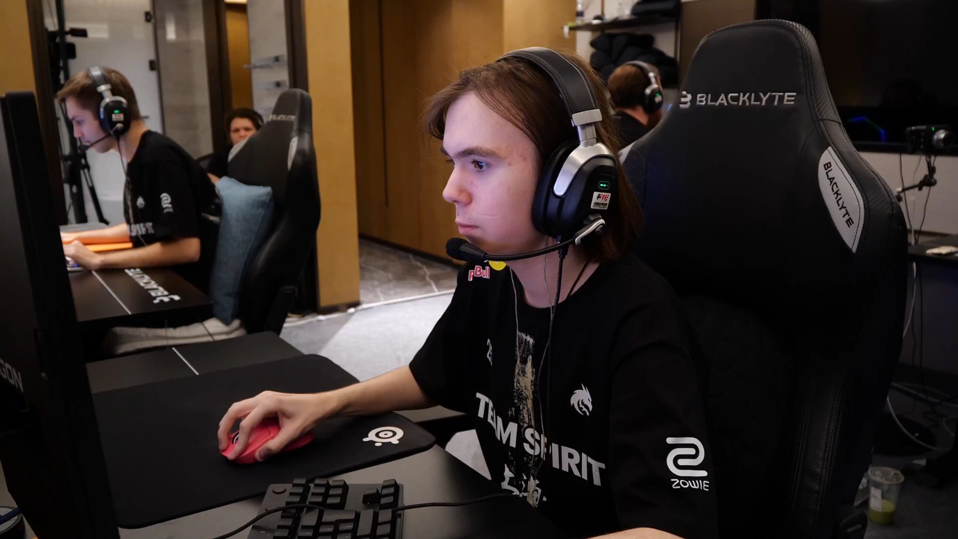 个怀揣梦想 个怀揣梦想